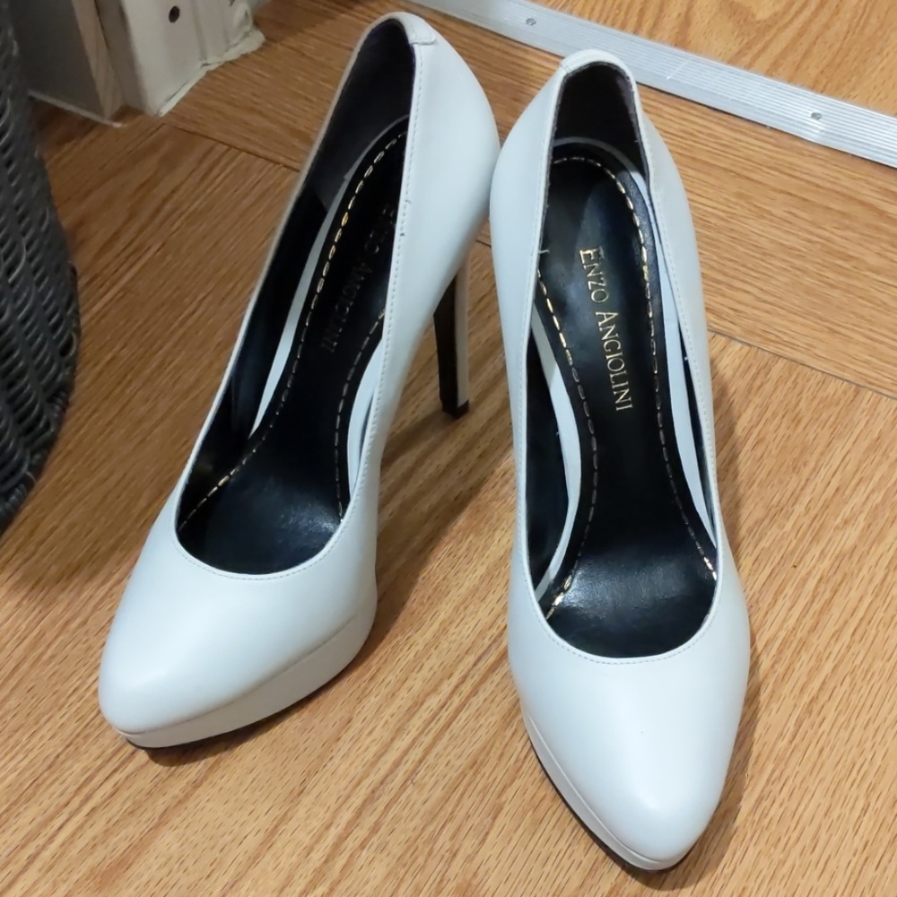 White/Light Grey pumps